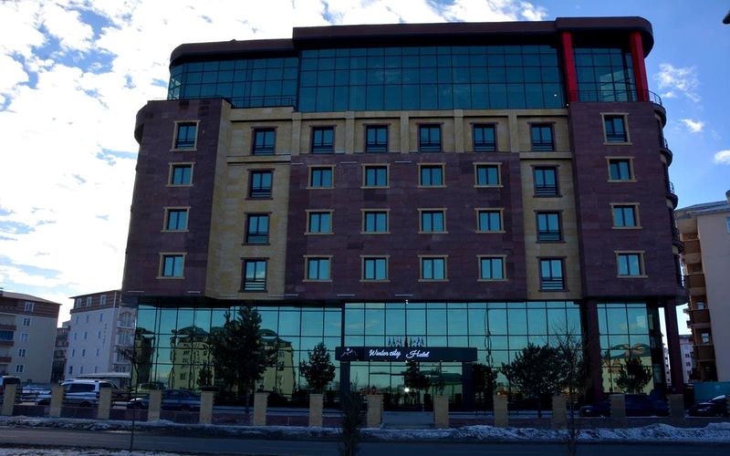 Winter City Hotel · 1