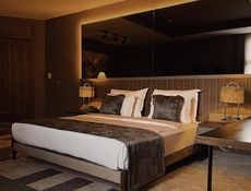 Jacuzzi Suite