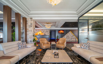 Peony Palace Hotel · 4