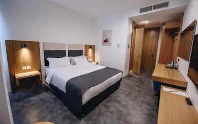 Ingate Hotel · 4