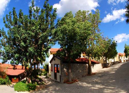 turkiye/kibris/girne/bellapais-monastery-village-150222_.jpg