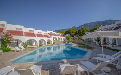 Club Lapethos · 4