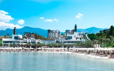 Cratos Premium Hotel · 3