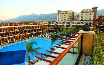 Cratos Premium Hotel · 4