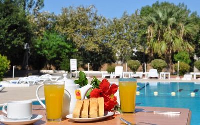 Hotel Sempati · 4