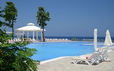 Jasmine Court Hotel · 3