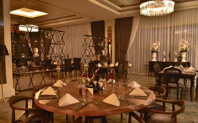 Mc Palace Hotel · 4
