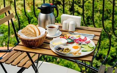 Olivia Palm Hotel · 4
