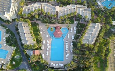 Oscar Resort Hotel · 3