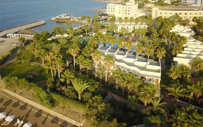 Oscar Resort Hotel · 4