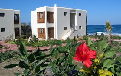 Riviera Beach Bungalows · 4