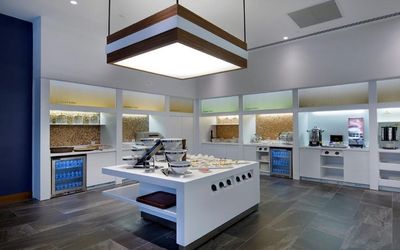 Hampton By Hilton · 4
