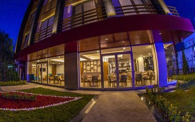 Business Palas Hotel · 4