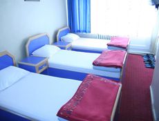 3 односпальні ліжка-спільні ванні кімнати