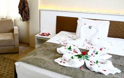 Özgür Otel · 4