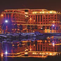 Wellborn Luxury Hotel
