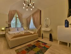Lapis Lazuri Room