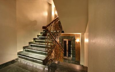 Stargate Hotel & Spa · 5