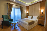 Superior French Room