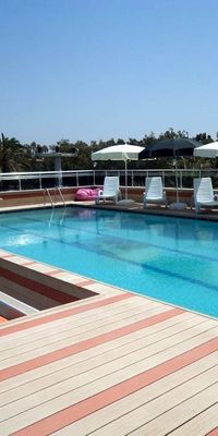 Zeus Hotel