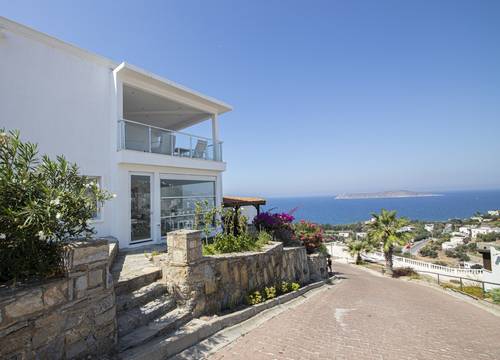 turkiye/mugla/bodrum/e3d621716092836035f4c3584f62eb1a79edb60b90f860dc2e9604deebc322c761f34506c73ab0bf049da7494524929265b6c7975f294567b62420f77099096ce6ecbbf8766b41d7bd7c2b57d94e2c70.jpg