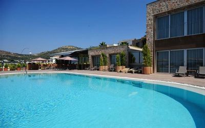 Lvzz Otel · 2