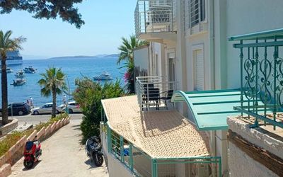 Mia Hill Suites Hotel · 3