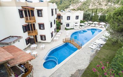 Mira Suites · 3