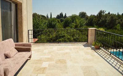 Villa Dexter · 4