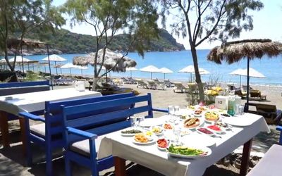 Evrim Beach Pansiyon Restaurant · 4