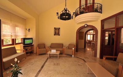 Belcehan Beach Hotel · 5
