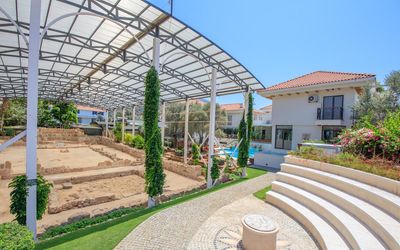 Ecclesia Otel · 4