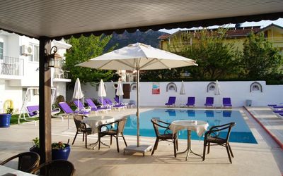Ezel Hotel · 5