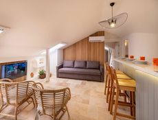 Club-E Loft | Havuz, Bahçe Manzaralı ve Balkonlu
