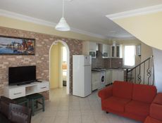 2+1 Zemin Kat Bahçe ve Havuz Manzaralı Daire