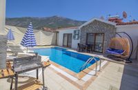 Özel Havuzlu Villa 2+1