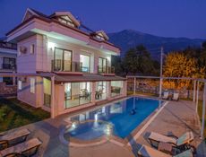 Villa 4+1