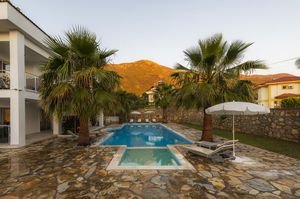 turkiye/mugla/fethiye/oludenizde-8-kisilik-ozel-havuzlu-ve-genis-bahceli-luks-villa_724b1a61.jpg
