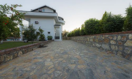 turkiye/mugla/fethiye/oludenizde-8-kisilik-ozel-havuzlu-ve-genis-bahceli-luks-villa_a00691b8.jpg