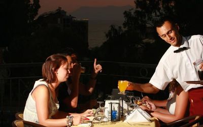 Pelin Hotel · 3