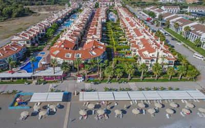 Sunset Beach Club Lebrentals · 2
