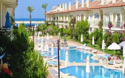 Sunset Beach Club Lebrentals · 5