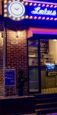 Lotus Cafe Apart