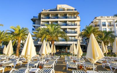 Aurasia Beach Hotel · 3