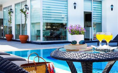 Aurasia Sea Side Hotel · 5