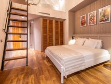 Loft Room with jacuzzi