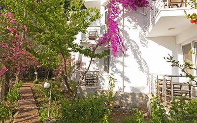 Chillos Beach - Hotel & Lounge · 5