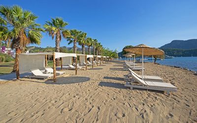 Chillos Beach - Hotel & Lounge · 3