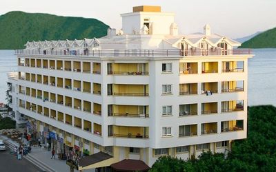 Cle Seaside Hotel · 2