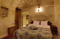 Superior Arch Cave Room